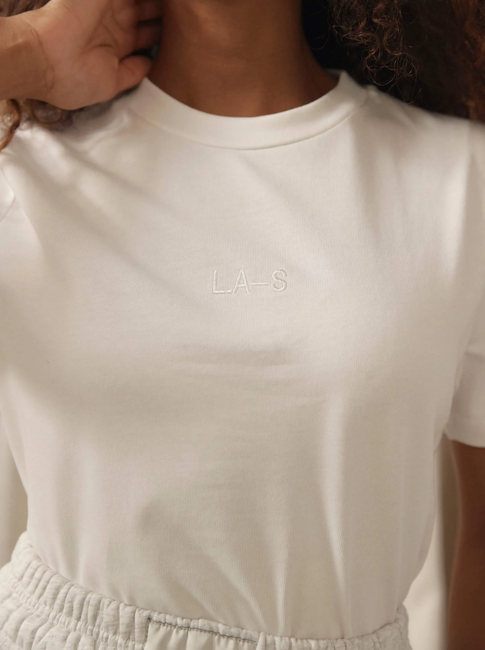 ‘L.A-S’ EMBROIDERED CLASSIC T-SHIRT WHITE