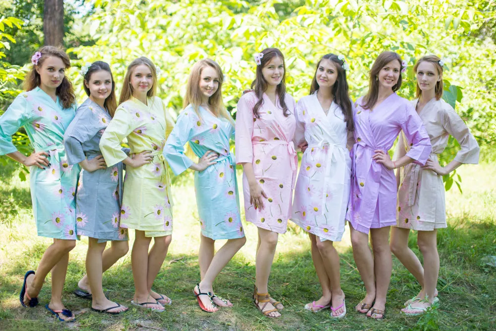 Mismatched Falling Daisies Patterned Bridesmaids Robes in Soft Tones